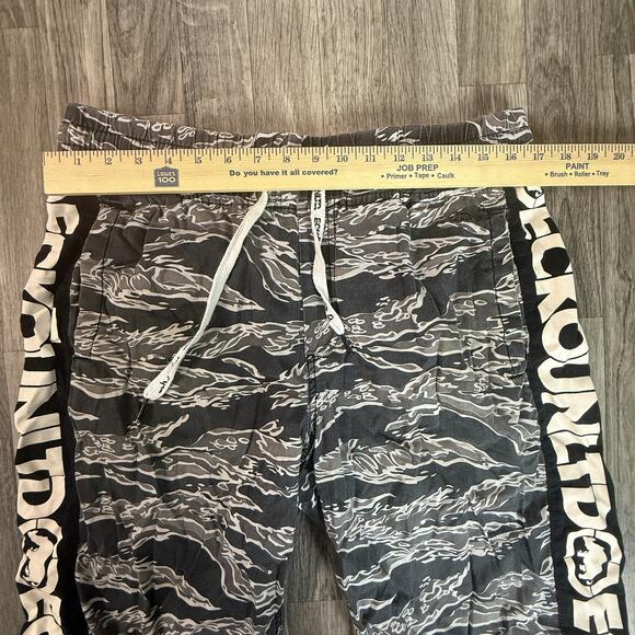 Ecko Unltd Tiger Camo Shorts Men’s L Drawstring Elastic Waist Side Logo Pockets - Picture 6 of 7